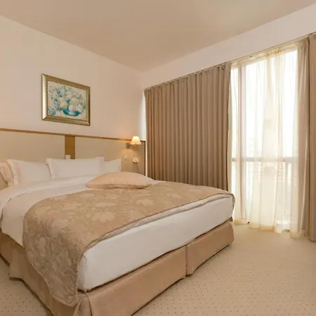 Apollo Golden Sands